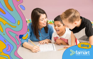 imagem de mulher trabalhando com crianças.