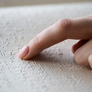 Ensino de Braille e Libras